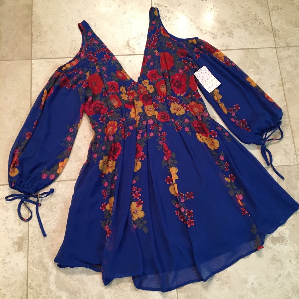 Drop dead gorgeous blue floral cold shoulder dress